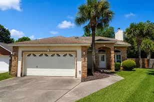 1951 Waterford Ridge Rd, Fort Walton Beach, FL 32547 - Photo 2