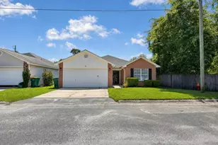 921 Lauderhill Ln, Fort Walton Beach, FL 32547 - Photo 2