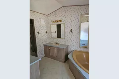 1710 Hwy 2, Westville, FL 32464 - Photo 10