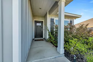 161 Blooming Cv, Crestview, FL 32539 - Photo 2