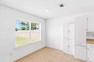 9562 Parker Pl Dr, Navarre, FL 32566 - Photo 10
