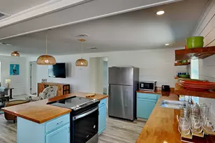 129 Malaga Pl, Panama City Beach, FL 32413 - Photo 2