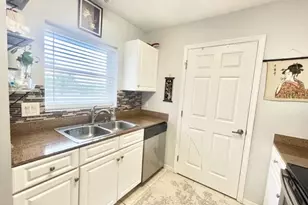4274 Calinda Ln, Niceville, FL 32578 - Photo 8