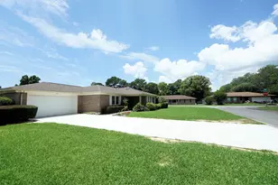 208 Dumaine Ct, Fort Walton Beach, FL 32547 - Photo 4