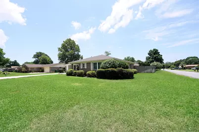 208 Dumaine Court, Fort Walton Beach, FL 32547 - Photo 2