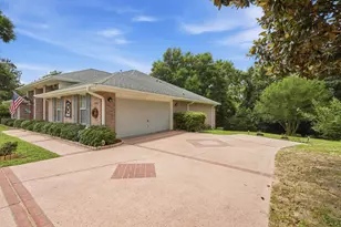 2612 Paddock Cir, Crestview, FL 32536 - Photo 8
