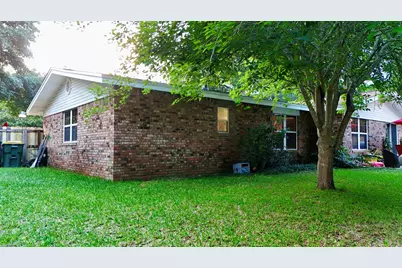 610 NE Country Club Avenue, Fort Walton Beach, FL 32547 - Photo 6