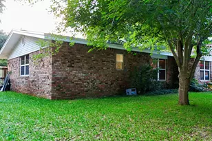 610 NE Country Club Ave, Fort Walton Beach, FL 32547 - Photo 6