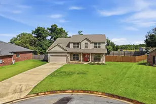 8566 Holley Hills Cir, Navarre, FL 32566 - Photo 2