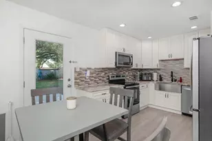 126 NW Watson Dr, Fort Walton Beach, FL 32548 - Photo 6