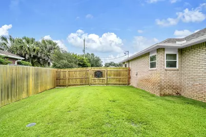 7216 Manatee Street, Navarre, FL 32566 - Photo 30
