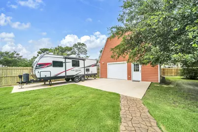 7216 Manatee Street, Navarre, FL 32566 - Photo 2