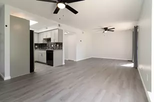 308 SW Miracle Strip Pkwy, Fort Walton Beach, FL 32548 - Photo 4