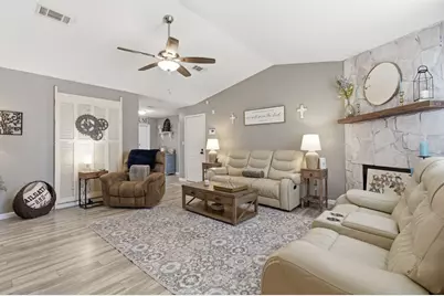 8368 Verdura Street, Navarre, FL 32566 - Photo 4