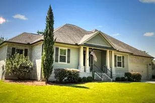 101 Alicia Dr, Crestview, FL 32536 - Photo 1