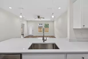 2129 Jeannie St, Navarre, FL 32566 - Photo 16