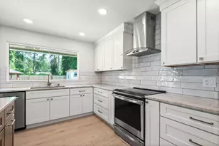 2507 Edgewater Dr, Niceville, FL 32578 - Photo 6