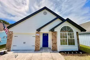 3047 Yorktown Cir, Fort Walton Beach, FL 32547 - Photo 2