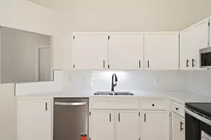 3047 Yorktown Cir, Fort Walton Beach, FL 32547 - Photo 10