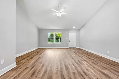 2727 Braswell Street, Navarre, FL 32566 - Photo 8