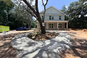 241 Grandview Ave, Valparaiso, FL 32580 - Photo 1