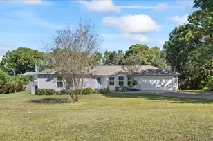 7318 Manatee St, Navarre, FL 32566 - Photo 2