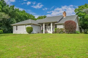 114 Oakcrest Dr, Crestview, FL 32539 - Photo 2