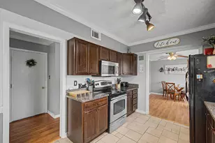 410 Woodland Park Cir, Mary Esther, FL 32569 - Photo 4