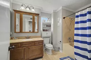 410 Woodland Park Cir, Mary Esther, FL 32569 - Photo 14