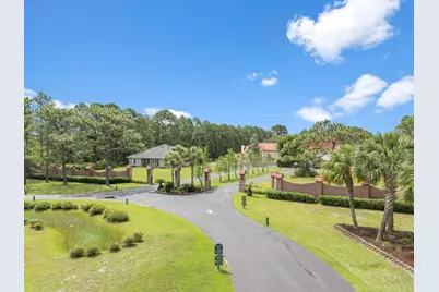 1841 E Smugglers Cove Drive, Gulf Breeze, FL 32563 - Photo 10