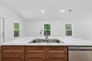 135 Loftin St, Defuniak Springs, FL 32435 - Photo 10