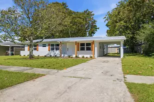 271 Gregory Dr, Mary Esther, FL 32569 - Photo 2