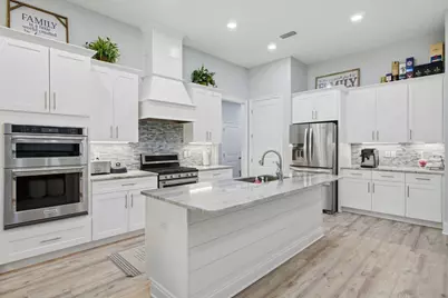 7703 Freesia Circle, Navarre, FL 32566 - Photo 6