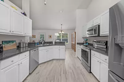 8120 Hartington Drive, Navarre, FL 32566 - Photo 16