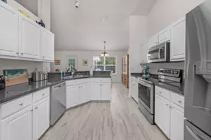 8120 Hartington Dr, Navarre, FL 32566 - Photo 16