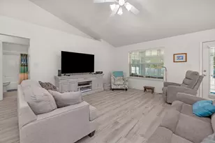 8120 Hartington Dr, Navarre, FL 32566 - Photo 4