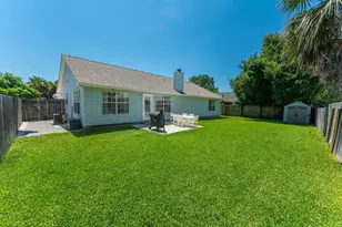 400 Primrose Cir, Destin, FL 32541 - Photo 4