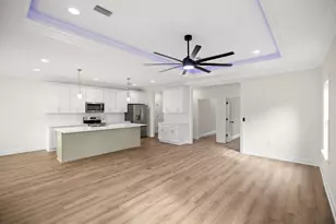 498 Robert Ave, Niceville, FL 32578 - Photo 4