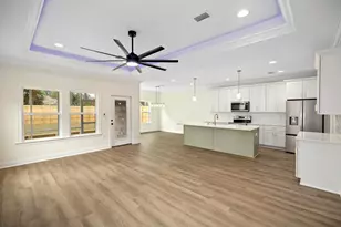498 Robert Ave, Niceville, FL 32578 - Photo 4