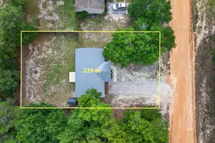226 E Cypress Ave, Defuniak Springs, FL 32433 - Photo 2