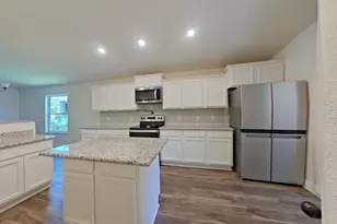 5137 Peach Dr, Pace, FL 32571 - Photo 4
