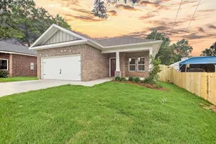1496 Pine St, Niceville, FL 32578 - Photo 1