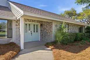 47 E Country Club Dr, Destin, FL 32541 - Photo 4
