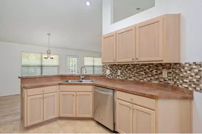 9750 Parker Lake Circle, Navarre, FL 32566 - Photo 14