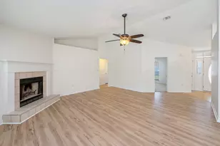 9750 Parker Lake Cir, Navarre, FL 32566 - Photo 8