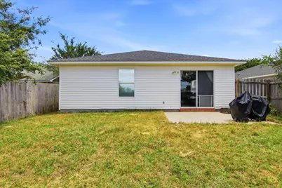7660 Chablis Circle, Navarre, FL 32566 - Photo 32