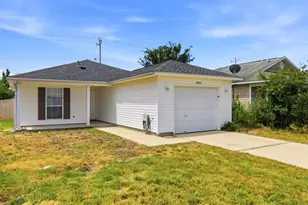 7660 Chablis Cir, Navarre, FL 32566 - Photo 4