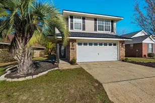 9756 Seafarer's Way, Navarre, FL 32566 - Photo 1