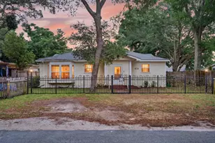 679 Anderson Dr, Fort Walton Beach, FL 32547 - Photo 1