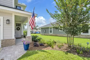 535 Riverwalk Cir, Freeport, FL 32439 - Photo 2